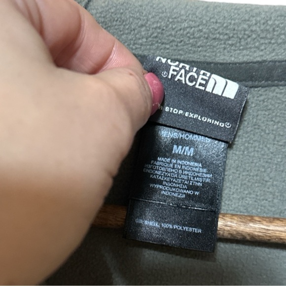 EUC - The North Face - Men’s Hooded Fleece Full Zip Jacket - size Medium - Picture 2 of 3